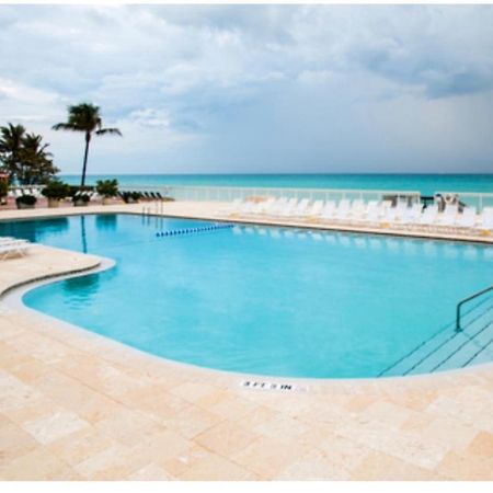 All You Need Around You Aparthotel Sunny Isles Beach Esterno foto